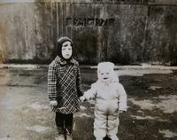 MARIA MARACHOWSKA (МАРИЯ МАРАХОВСКА) 5 YEARS OLD IN HUNGARY WITH MY BROTHER & MY MAMA 1985